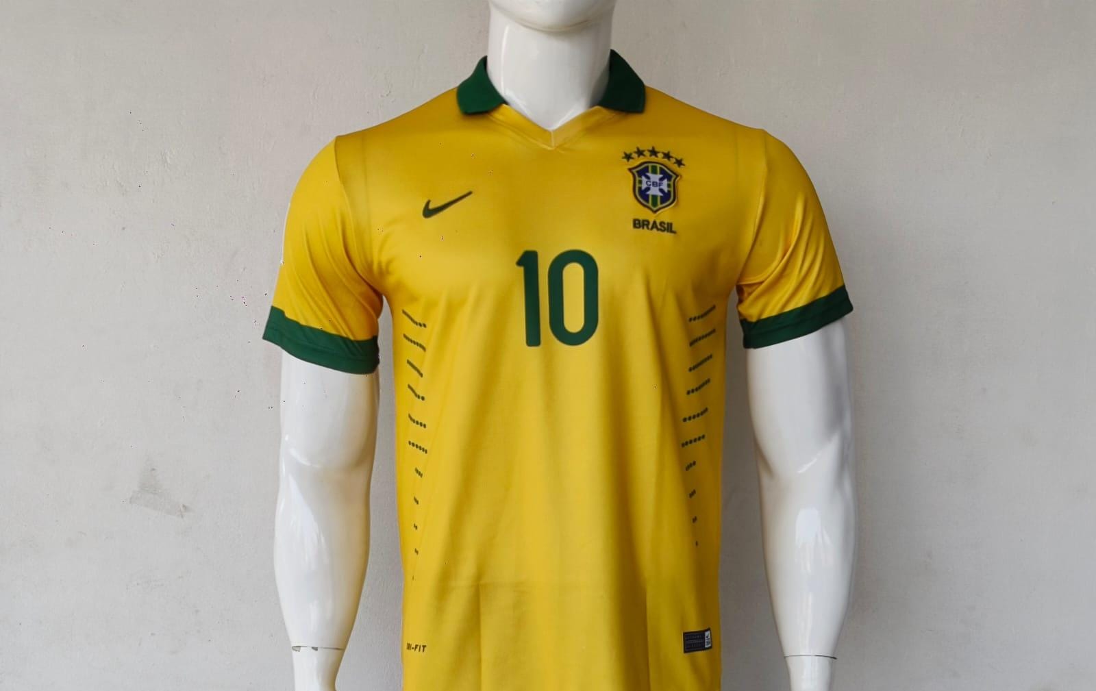Brazil 2010-11 Home (KAKA) - View 1